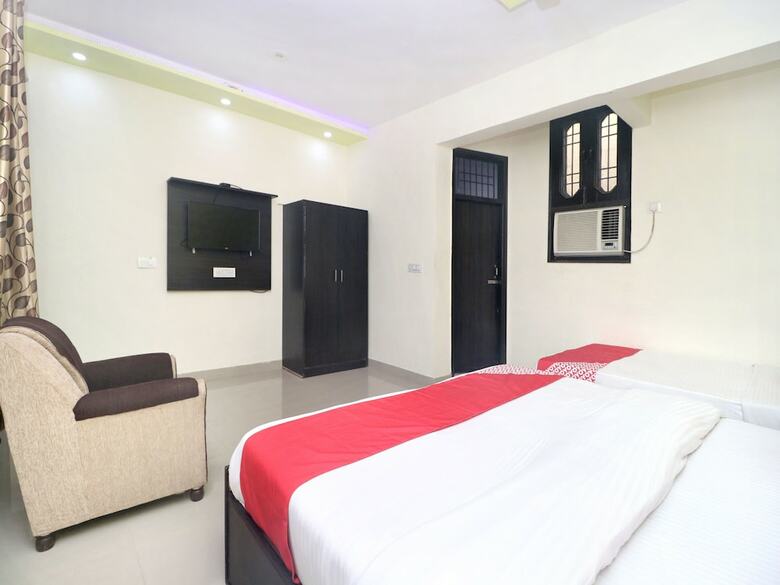Oyo 16700 Home Exotic 2 Bhk Dream View Khanyara Road