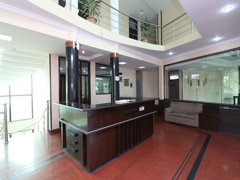 Oyo 7547 Hotel Burans Residency