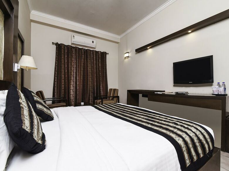 Oyo 16545 Hotel Kant