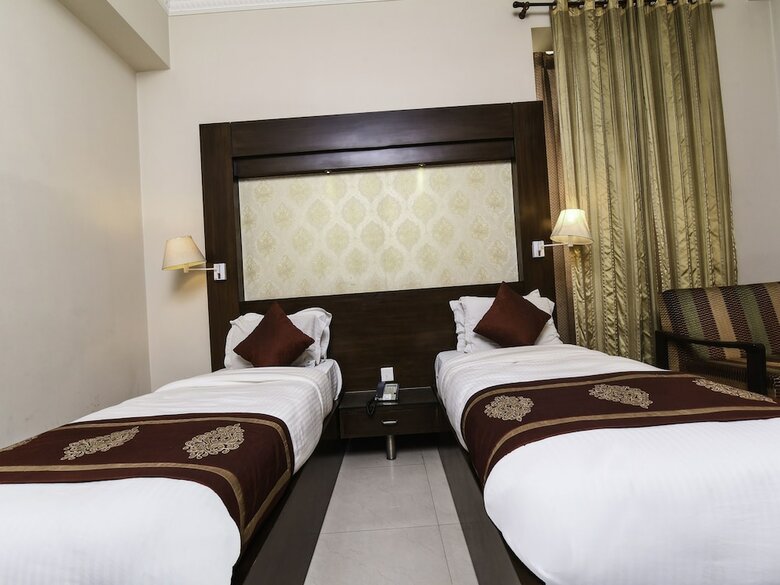 Oyo 16545 Hotel Kant