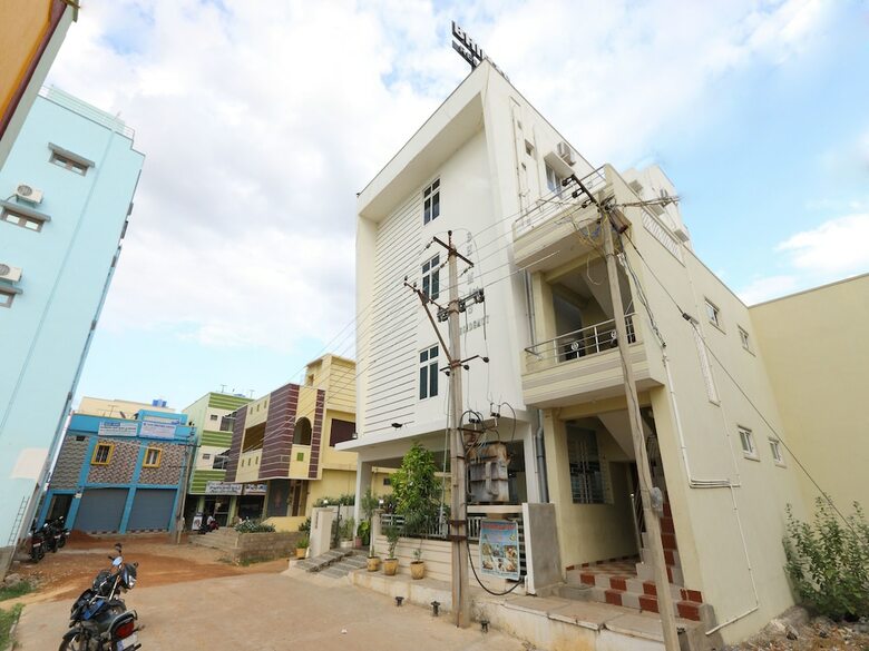Hotel Oyo 15601 Bhimas Residency