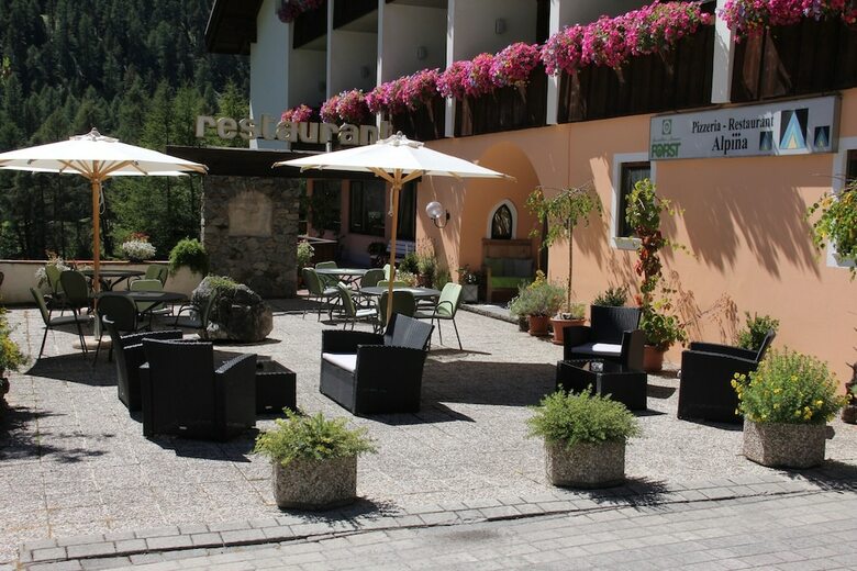 Hotel Alpina