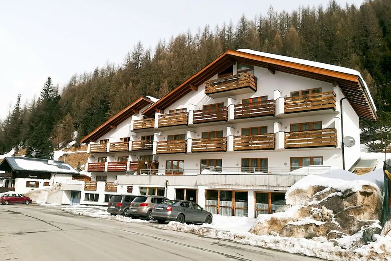 Hotel Alpina