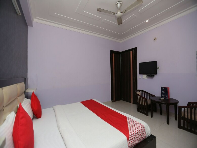 Hotel Oyo 14279 Bed Inn