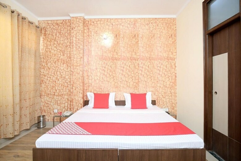 Oyo 15067 Hotel Ashoka