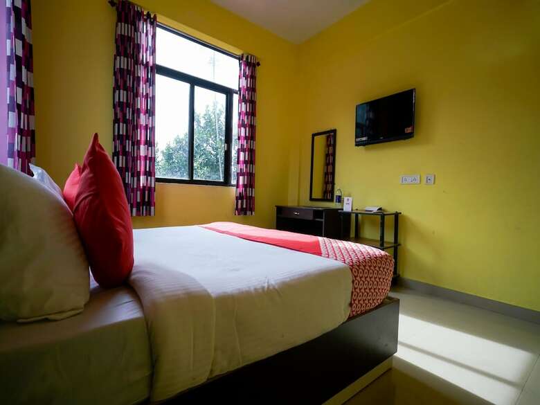 Hotel Oyo 14368 Evergreen Holidays