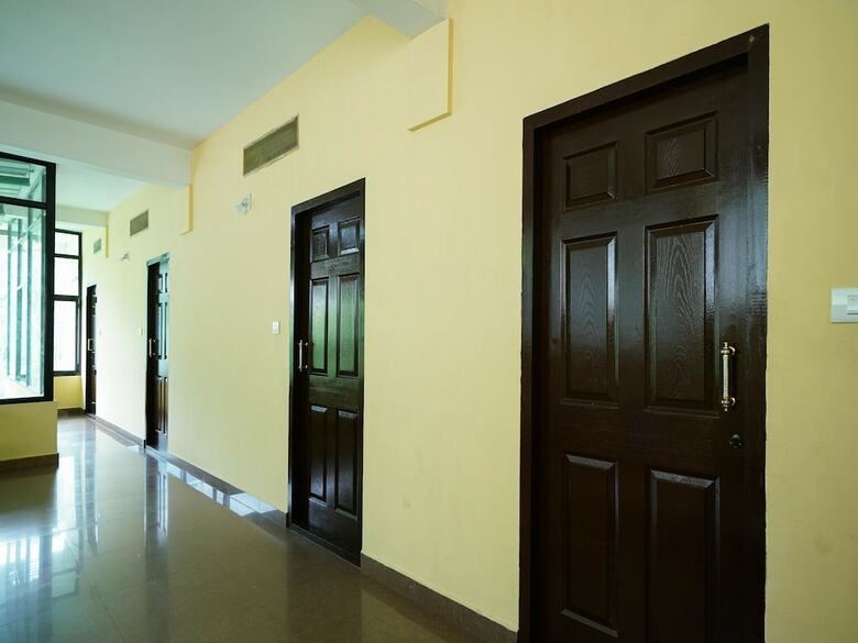 Hotel Oyo 14368 Evergreen Holidays