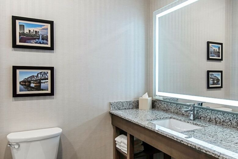 Hotel Comfort Suites