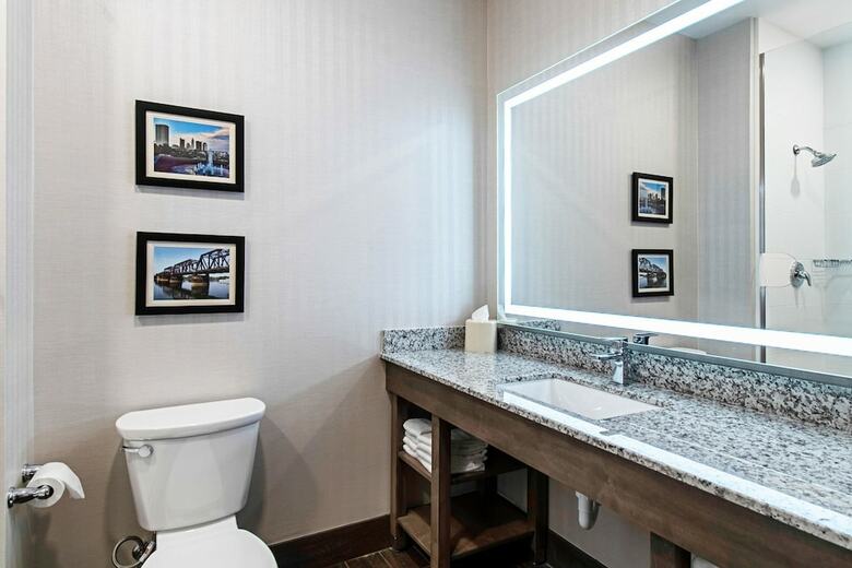 Hotel Comfort Suites