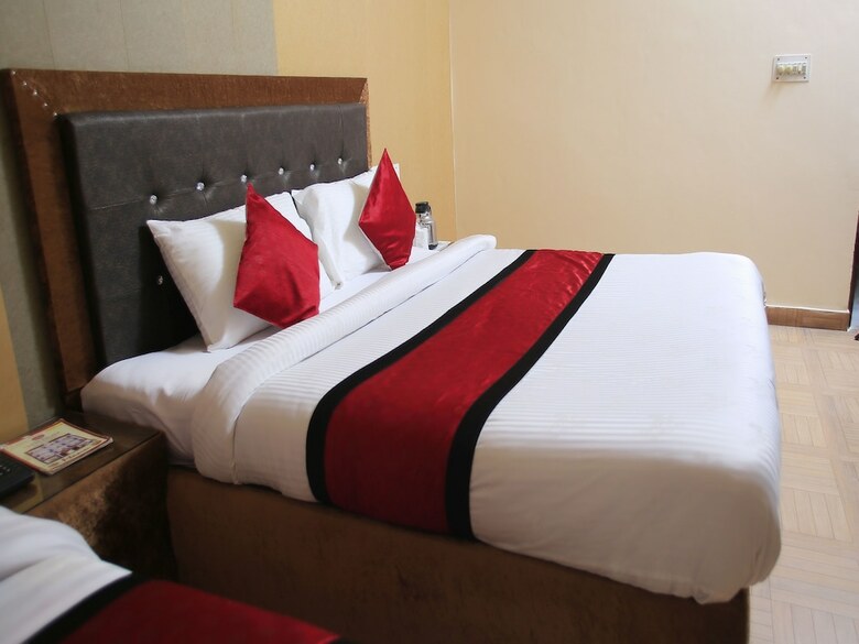Apartamentos Oyo 13326 Gupta Palace