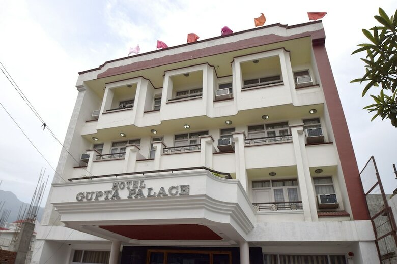 Apartamentos Oyo 13326 Gupta Palace
