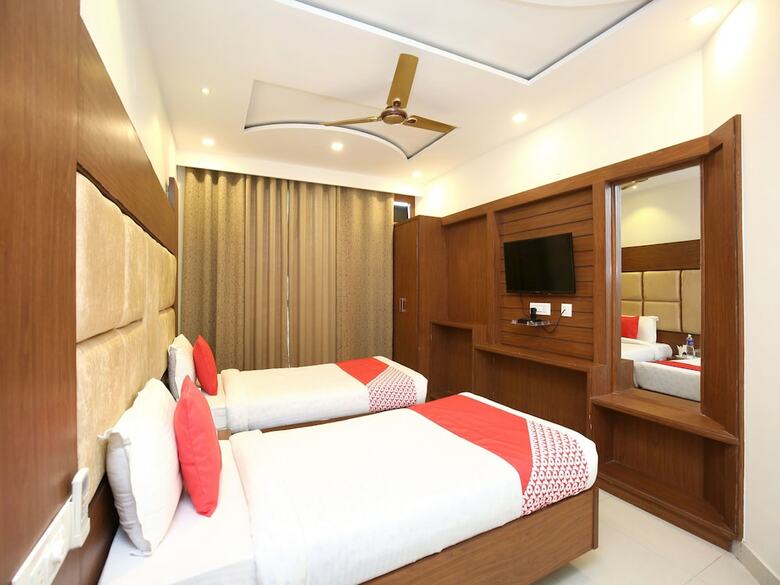 Oyo 17081 Hotel Signia