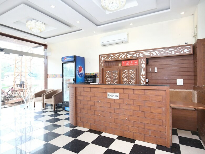 Oyo 17081 Hotel Signia
