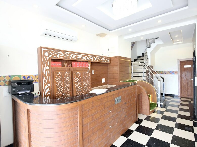 Oyo 17081 Hotel Signia
