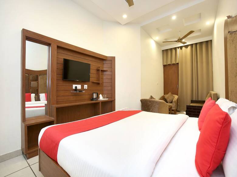 Oyo 17081 Hotel Signia