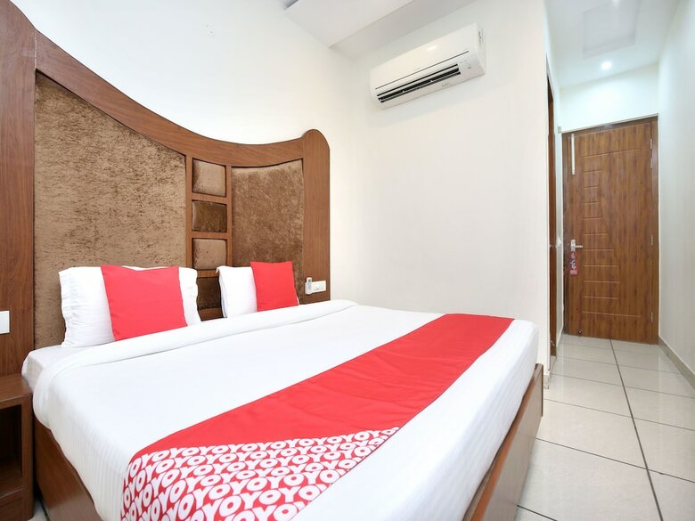 Oyo 17081 Hotel Signia