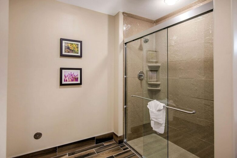 Hotel Comfort Suites