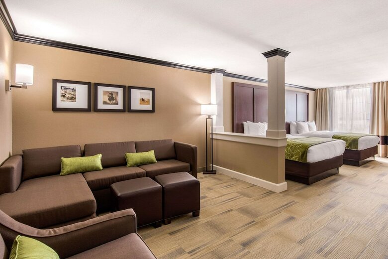 Hotel Comfort Suites