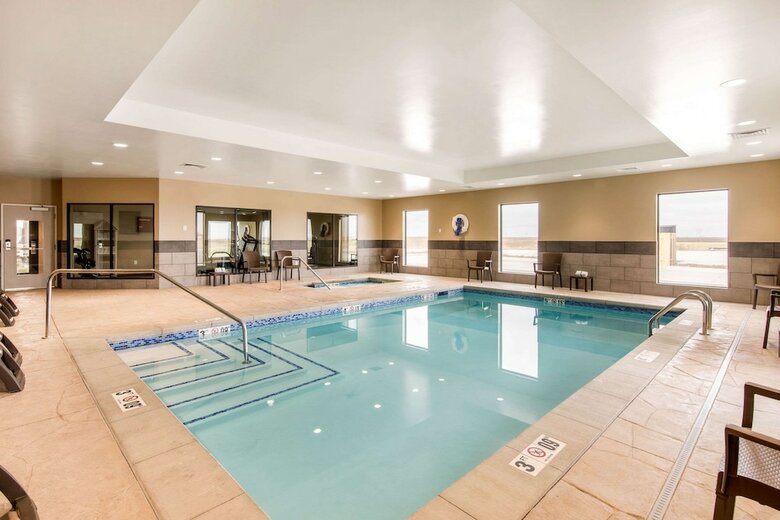 Hotel Comfort Suites