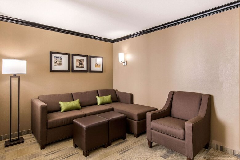 Hotel Comfort Suites