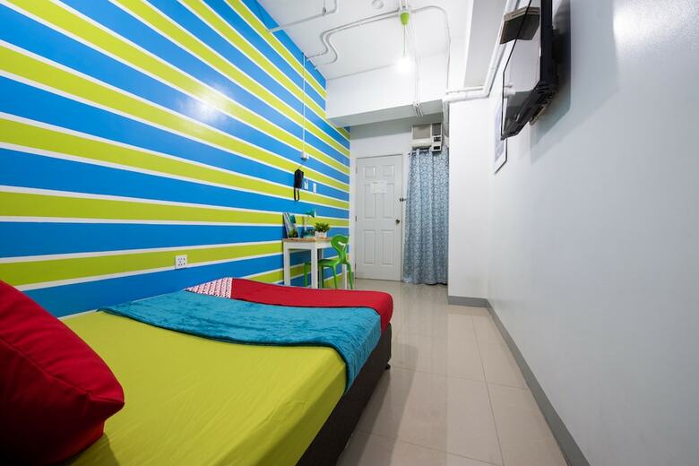 Hotel Oyo 501 Yuj Inn Pasay