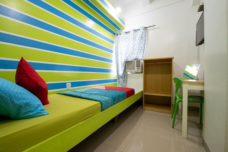 Hotel Oyo 501 Yuj Inn Pasay