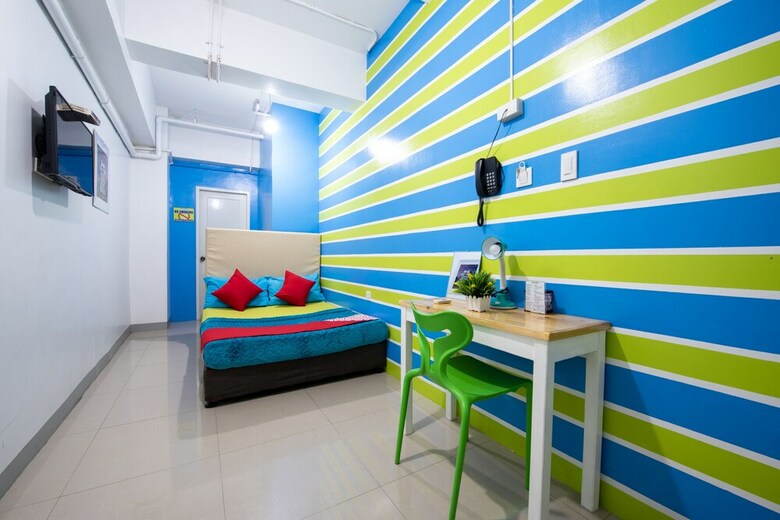 Hotel Oyo 501 Yuj Inn Pasay