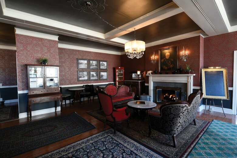 Hotel General Sutter Inn