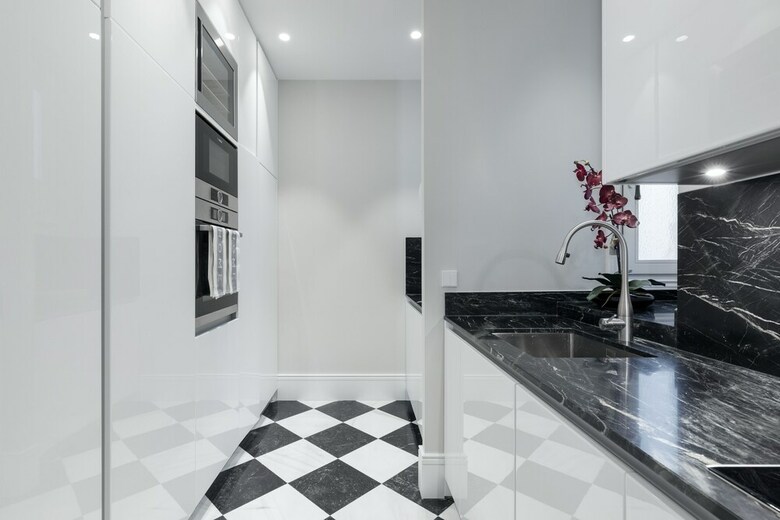 Justicia Apartment II