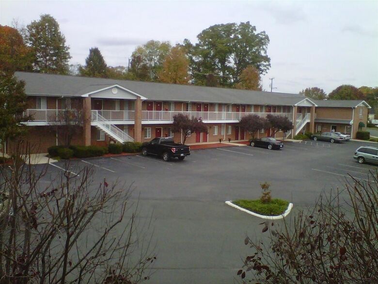 Apartamentos Affordable Suites Charlottesville