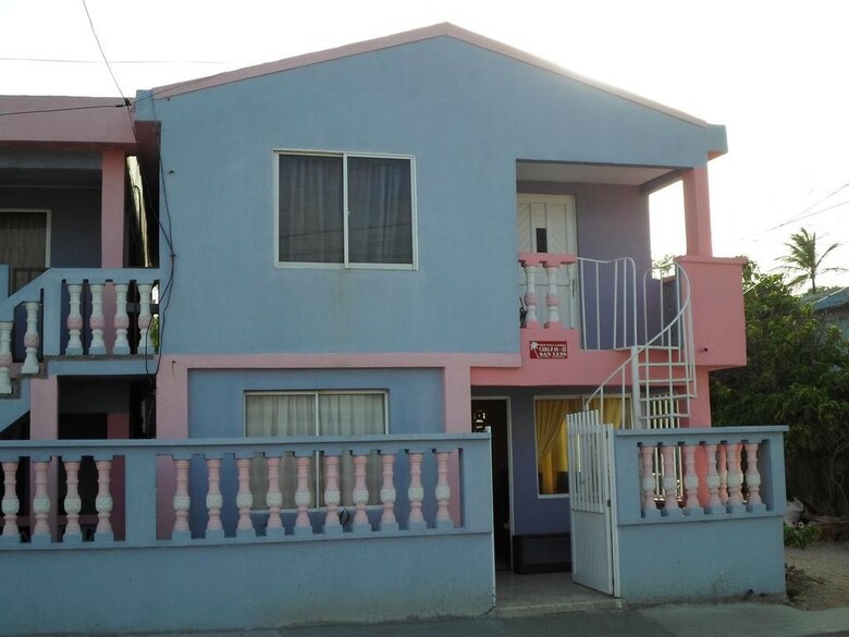 Hostal P&h Native Lodging