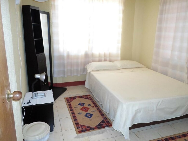 Hostal P&h Native Lodging