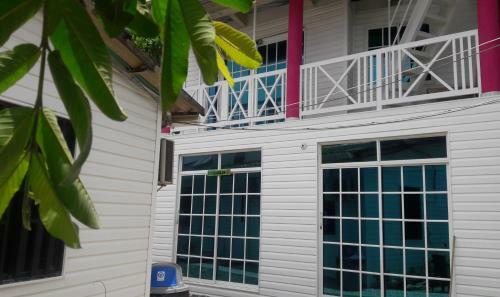 Hostal Posada Nativa Miss Zelzel Place