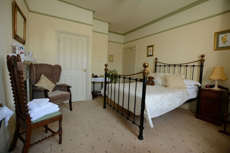 Bed & Breakfast Kenella House