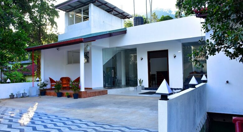 Hotel Nine Arch Holiday Resort