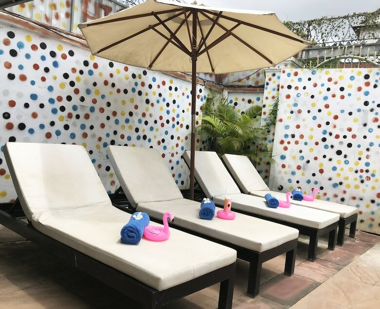 Hostal Golden Ganesha Villa