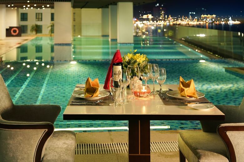 Hotel Vinpearl Condotel Beachfront Nha Trang