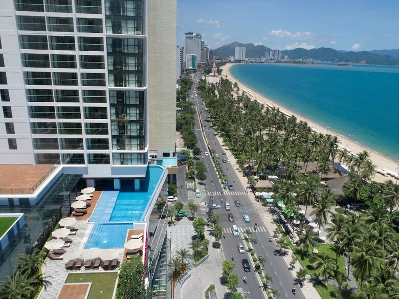 Hotel Vinpearl Condotel Beachfront Nha Trang