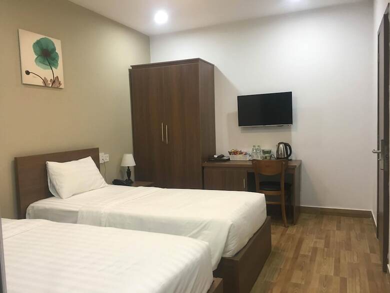 Vic House Hotel