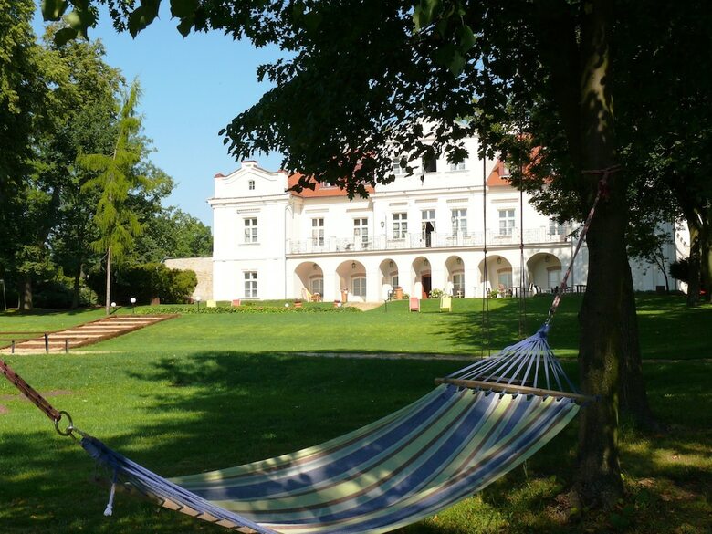 Hotel Dw�r Zbo?enna