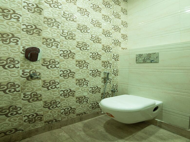 Oyo 14136 Hotel Toto International
