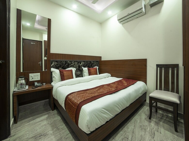 Oyo 14136 Hotel Toto International