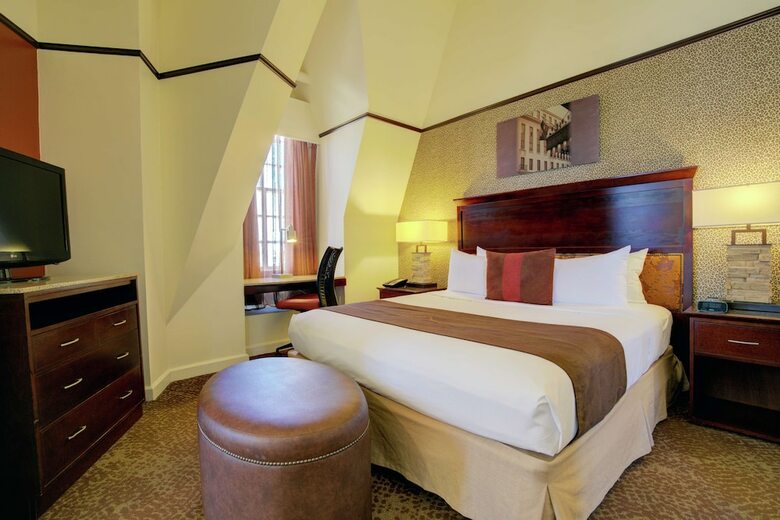 Hotel The Emily Morgan - A Doubletree By Hilton