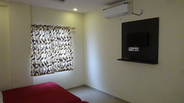 Hotel Sai Neelam