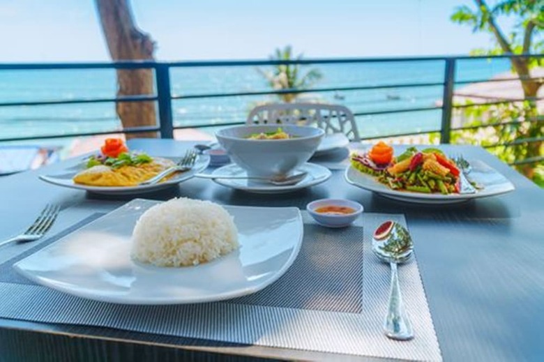 Hotel Play Phala Beach Rayong