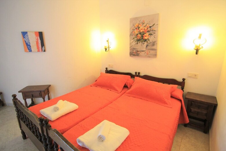 Maryvilla 1056