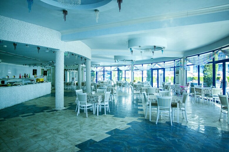 Hotel Chaika Beach Resort