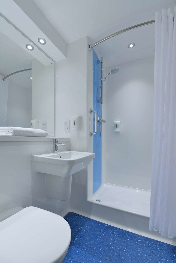 Hotel Travelodge Bath Waterside