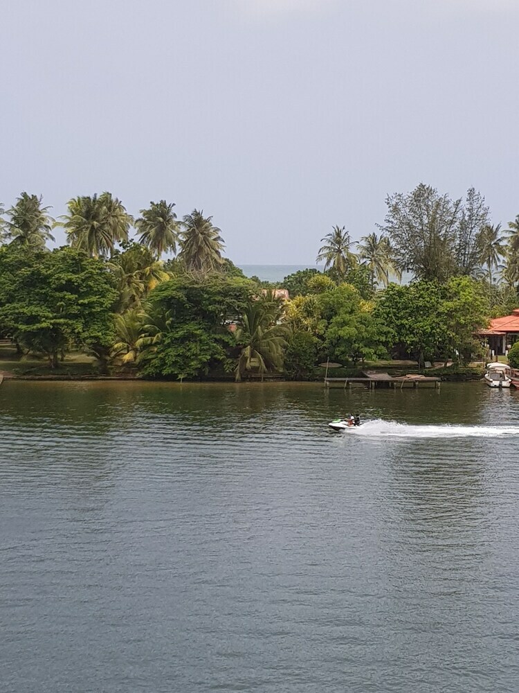 Bed & Breakfast Amber House Lanka