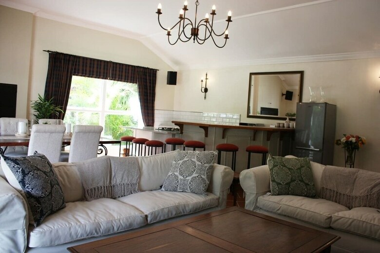 Villa Camelot In Constantia